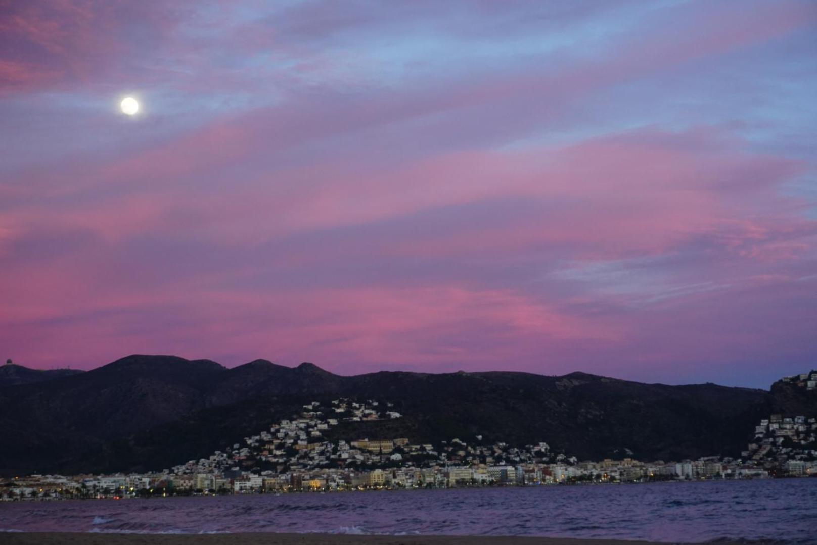 Roses Confort Beach Ev Milleni Dış mekan fotoğraf